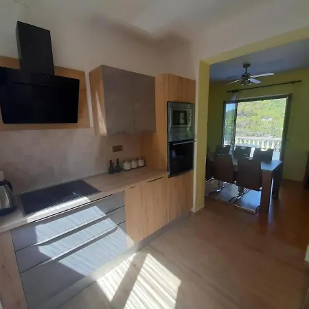 Nyaraló Captain Ante's House