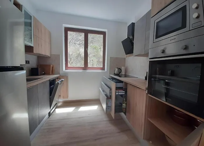 Captain Ante's House * Dragove